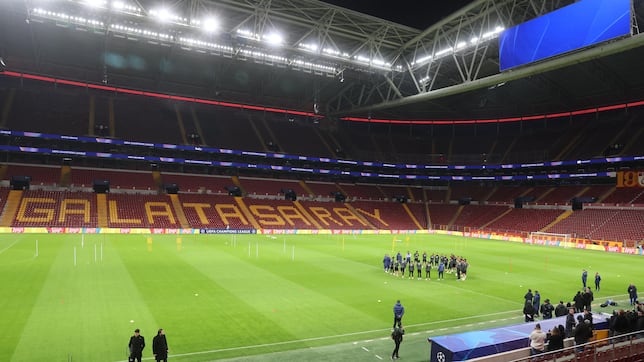 Un Atlético entre el Besiktas, la hierba del RAMS Park y el gato callejero