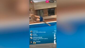 Mitad rana, mitad canguro: el salto de Cristiano a su piscina...