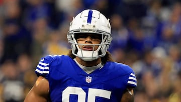 El tight end de Indianapolis tiene prohibido asistir a los entrenamientos y a los partidos de la NFL por acusaciones de violencia doméstica.