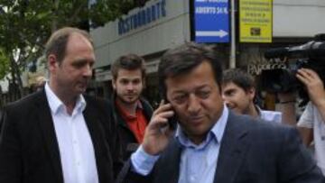 Mustafa Özil, saliendo del Bernabéu el miércoles 22 de mayo.
