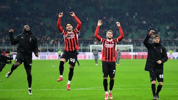 Soccer Football - Coppa Italia - Quarter Final - AC Milan v AS Roma - San Siro, Milan, Italy - February 5, 2025 AC Milan's Santiago Gimenez and Riccardo Sottil celebrates after the match REUTERS/Daniele Mascolo