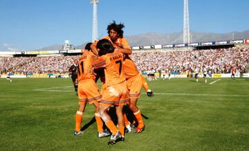 Cobreloa festeja en la final ante Colo Colo en 2003.