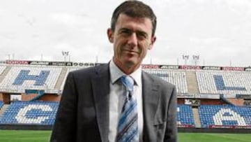 <b>CON GANAS. </b>Alcaraz fue presentado ayer como nuevo técnico del Recre hasta final de temporada.