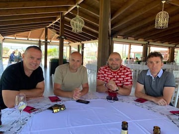 De izquierda a derecha, José Manuel Moreno, Stefano Garzelli, Francisco Huertas y Manuel Calvente, en una reunión del Manuela Fundación de categoría élite.