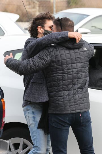 David Bustamante, Manu tenorio, Verónica y Javian llegando al funeral de Álex Casademunt