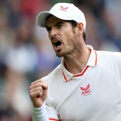Murray enloquece al público de Wimbledon con una remontada