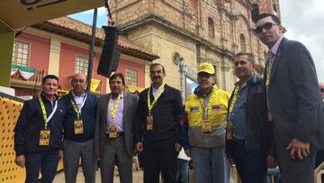 Leyendas del ciclismo colombiano rinden homenaje a Egan Bernal.