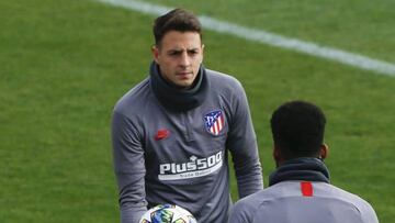 Santiago Arias ya está en Granada.