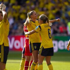 Suecia se acerca a cuartos tras ganar a Suiza