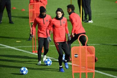 Napoli doors will always be open to Cavani - De Laurentiis