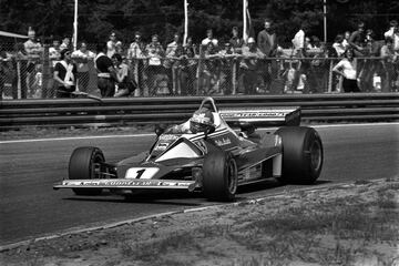 Lauda regresó en Monza y logró un meritorio cuarto puesto. Hunt abandonó esa carrera tras un trompo. Pero las dos siguientes pruebas de la temporada devolvieron al británico las opciones de título con dos victorias consecutivas en Canadá y Estados Unidos Este. En la imagen, Niki Lauda.