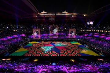 El estadio Al Bayt se inauguró en el primer encuentro de la Copa Árabe entre Qatar y Bahréin. El escenario también será el encargado del partido de apertura del Mundial 2022. Tiene capacidad de 60 mil espectadores.