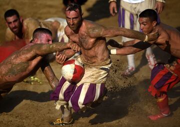 Las imágenes más salvajes del Calcio Storico Fiorentino