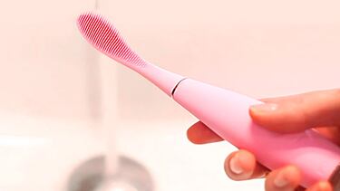 Foreo Issa: el cepillo de dientes elctrico de silicona que revoluciona la higiene bucal