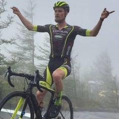 Óscar Pujol arrasa en el Monte Fuji y ya es líder en Japón