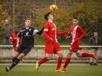 El delantero ha destacado a lo largo de su paso por las inferiores del Mainz 05. Ya ha sido citado a la Roja juvenil, pero no convenció a Héctor Robles para estar en el Sudamericano Sub 20. 