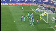 El Barcelona pidió fuera de juego de Saúl en el gol de Godín