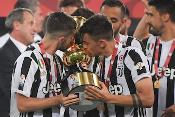 Miralem Pjanic t Paulo Dybala.