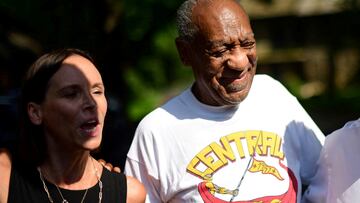 FILE PHOTO: Bill Cosby stands next to lawyer Jennifer Bonjean outside his home after Pennsylvania's highest court overturned his sexual assault conviction and ordered him released from prison immediately, in Elkins Park, Pennsylvania, U.S., June 30, 2021. REUTERS/Mark Makela/File Photo