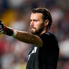 Dimitrievski coge ventaja