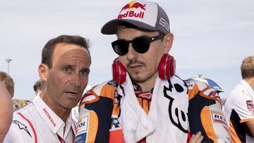 Motociclismo.- Alberto Puig: &quot;Lorenzo no lo est&aacute; pasando bien con la Honda&quot;
 
 Alberto Pugi charla con Jorge Lorenzo
 
 
 15/09/2019 