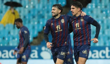 Doblete del jugador del Eldense para hundir al Zaragoza y asaltar La Romareda. El futbolista es uno de los que está tomando la responsabilidad y su equipo lo nota.  
Doblete del jugador del Eldense para hundir al Zaragoza y asaltar La Romareda. El futbolista es uno de los que está tomando la responsabilidad y su equipo lo nota.