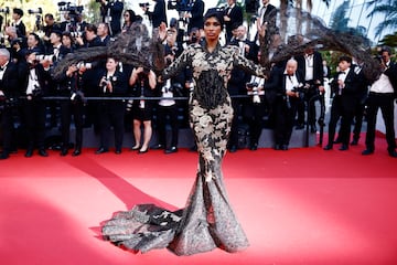 Ikram Abdi Omar posa en la alfombra roja del último día del Festival. 