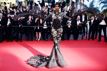 Ikram Abdi Omar posa en la alfombra roja del último día del Festival. 