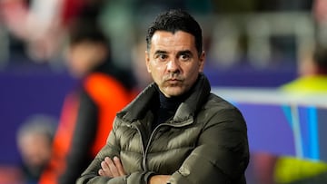 GERONA, 29/01/2025.- El entrenador del Girona, Miguel Ángel Sánchez "Míchel", durante el partido de la Liga de Campeones que Girona FC y Arsenal FC disputan este miércoles en el estadio de Montilivi. EFE/Siu Wu