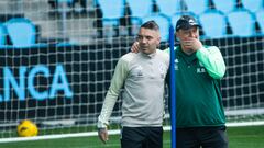 Aspas y Benítez durante un entrenamiento del Celta en Balaídos.