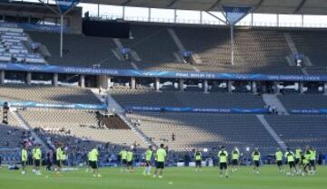 05-06-15  BERLIN ESTADIO OLIMPICO
ENTRENAMIENTO F.C.BARCELONA
PREVIA FINAL CHAMPIONS
FOTO FERNANDO ZUERAS BARCELONA