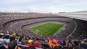 BARCELONA, SPAIN - APRIL 22: General view inside the stadium as fans show their support, during the UEFA Women's Champions League Semi Final First Leg match between FC Barcelona and VfL Wolfsburg at on April 22, 2022 in Barcelona, Spain. (Photo by David Ramos/Getty Images) PANORAMICA CAMP NOU SEGUIDORES RECORD DE ASISTENCIA BARCELONA FEMENINO