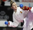 El equipo femenino de kumite se cuelga la medalla de bronce