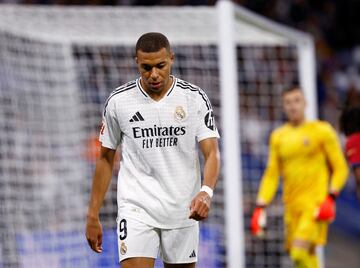 La derrota en casa para el Madrid fue un duro golpe, pues quedan a seis puntos del Barcelona en la clasificación.