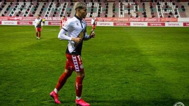 Benja Garay, hermano de Ezequiel Garay, pide paso en Segunda B con Unionistas