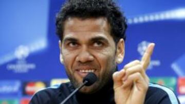 Dani Alves veta a AS y Marca
