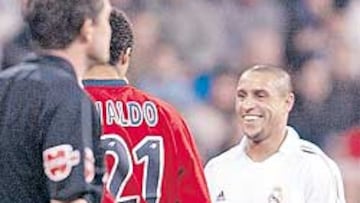 Valdo se retiró lesionado después de un entrada de Roberto Carlos.