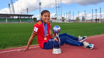 VICKY LOPEZ EN LA CIUDAD DEL FUTBOL DE LAS ROZAS