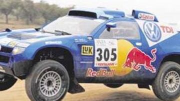 <b>GANADOR. </b>Carlos Sainz, con el Volkswagen Touareg en el triunfo de ayer.