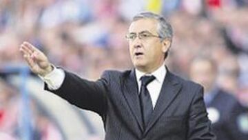 <b>SIN EQUIPO. </b>Manzano regresó al Calderón dirigiendo al Málaga.