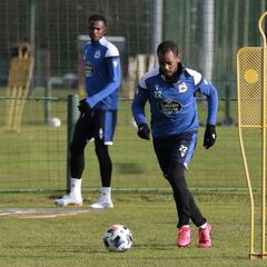 La delantera del Deportivo, en el foco en el cierre de mercado