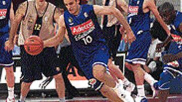 Carlos Jiménez, al contragolpe.