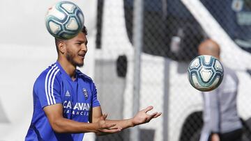 Luis Su&aacute;rez, en un entrenamiento del Real Zaragoza.