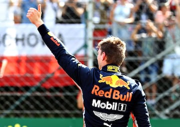 El ganador de la pole Verstappen de Red Bull.