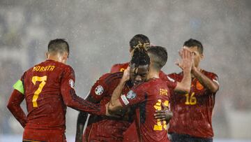 Tbilisi (Georgia), 08/09/2023.- Players of Spain celebrate after scoring during the UEFA Euro 2024 qualifying Group A soccer match between Georgia and Spain, in Tbilisi, Georgia, 08 September 2023. (España) EFE/EPA/DAVID MDZINARISHVILI