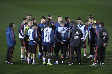 Luis Enrique y el grupo.