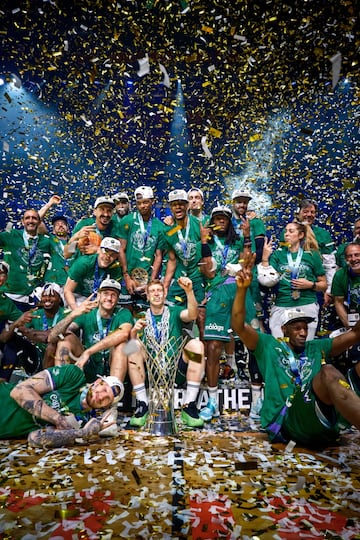 El Unicaja de M¨¢laga, campe¨®n de la Basket Champions League tras ganar 67-83 al Galatasaray. Segundo a?o consecutivo que conquista el trofeo.