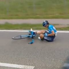 Susto de Landa en Suiza: se fue al suelo pero sigue en carrera