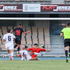 El Castilla de Raúl aprieta al Granada de Karanka