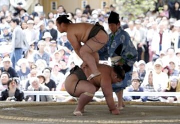 'Honozumo': la espectacular ceremonia anual de sumo en Tokio